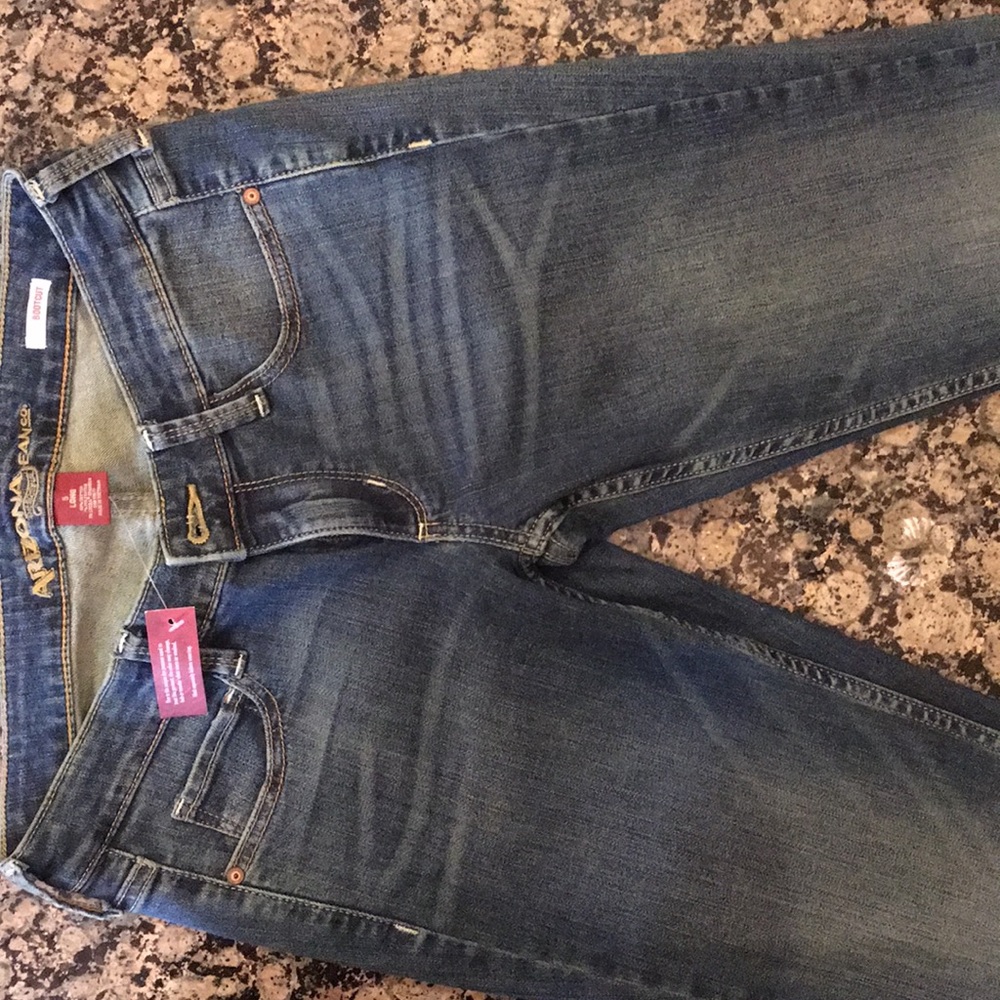 BRAND NEW: denim bootcut jeans (size 5)
